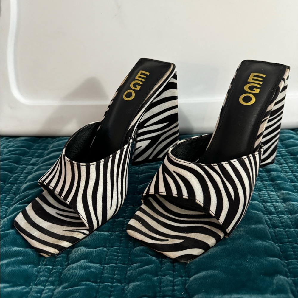 Block heel sandals